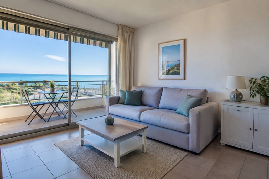 2 pièces Cros-de-Cagnes vue mer en très bon état : un bien immobilier recherché cote d’Azur