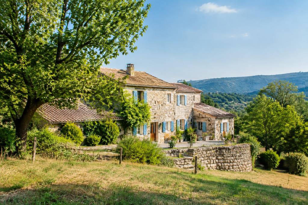 À vendre ferme Ardèche : conseils et opportunités immobilières