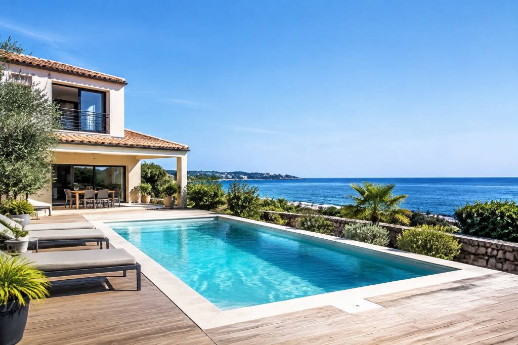 Maison à vendre avec piscine bord de mer : les critères essentiels pour bien choisir